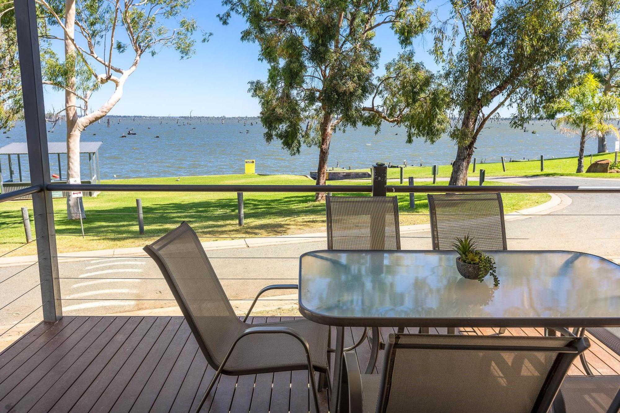 Tasman Holiday Parks - Lake Мълуала Екстериор снимка
